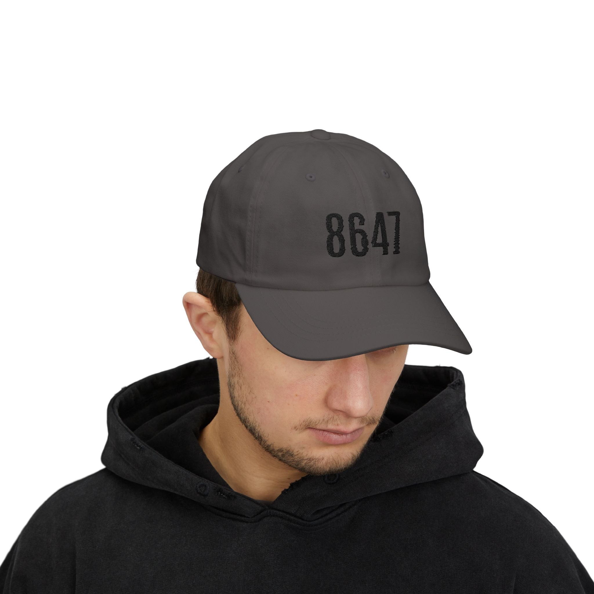 8647